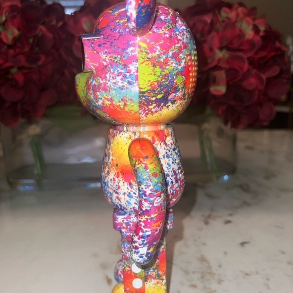 NIB B5+ Wireless Bluetooth Speaker  “BearBrick style” - Picture 4 of 5